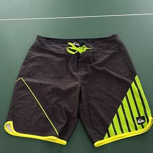 Quicksilver men’s board shorts - no liner - size large